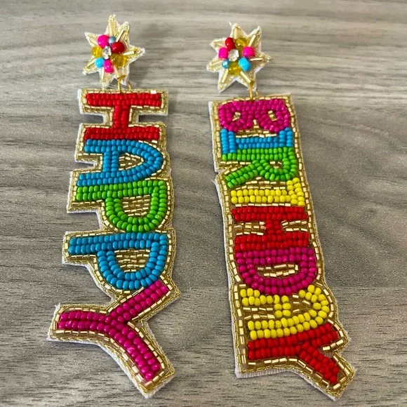 🎉❤️Multicolor Beaded Happy Birthday Earrings - Picture 2 of 4